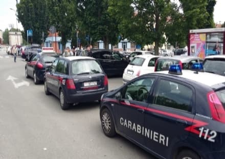 IVREA - Profugo arrestato e subito rilasciato: torna in piazza a «lavorare» come parcheggiatore abusivo