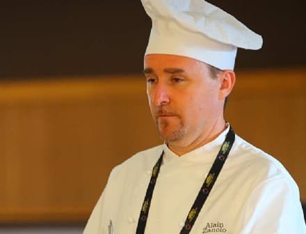 ORIO CANAVESE - Addio allo chef Alain Zanolo, giovane papà e titolare della trattoria Barba Toni