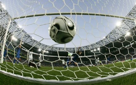 CALCIO - Lo sport come terapia: parte il campionato «Matti per il Calcio»