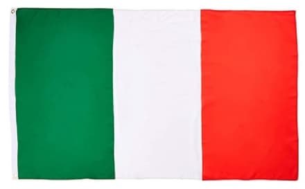 CORONAVIRUS - Il tricolore dai balconi come simbolo dell'unità nazionale