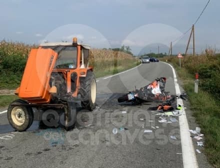 SAN BENIGNO CANAVESE - Moto contro trattore sulla provinciale per Foglizzo: due feriti elitrasportati al Cto - FOTO