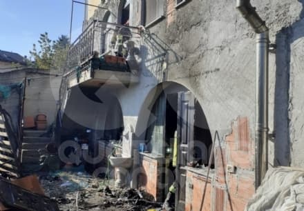 VAL DI CHY - Prende fuoco l'alloggio, proprietario ustionato trasportato in elicottero al Cto: è in prognosi riservata