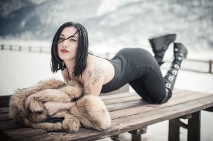 CERESOLE REALE - Calendario sexy, falli sul ghiaccio e pornostar. Polemiche sui social: «Era proprio il caso?»