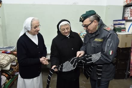 SOLIDARIETA' - L'abbigliamento sequestrato dalla Finanza donato al Cottolengo