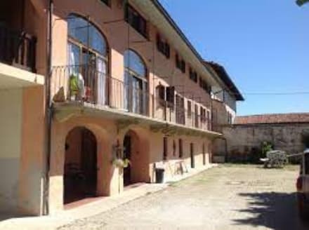 SALERANO CANAVESE - «Cascina Praie si tinge di blu»: i locali di SpaziOblu si rinnovano