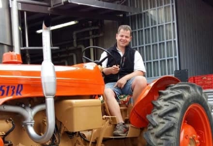 PIVERONE - Un fiume di lacrime per Stefano Actis Dana, morto ad appena 30 anni schiacciato dal suo trattore