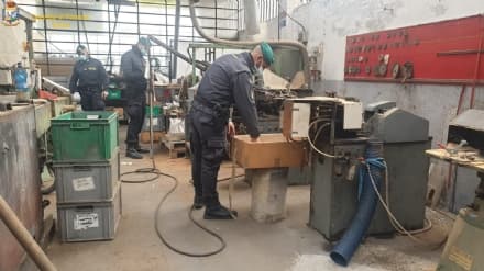 FORNO CANAVESE - Frode in commercio, blitz della Guardia di Finanza: sequestrati 8 milioni di coltelli cinesi spacciati per «Made in Italy» - VIDEO