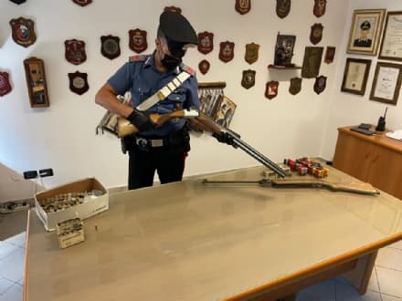 NOLE-ROCCA CANAVESE - Armi illegali in casa: i carabinieri di Leini e Corio arrestano due persone - VIDEO