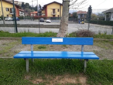 VALPERGA - Una panchina blu per la giornata sull'autismo