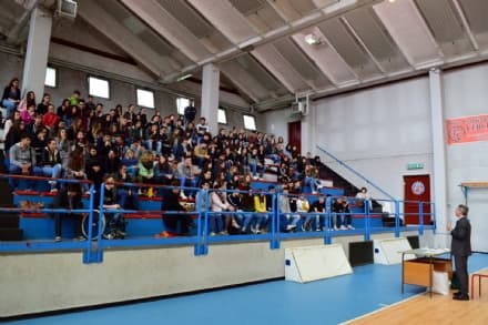 IVREA - Incidenti stradali e alcol: l'assessore incontra gli studenti