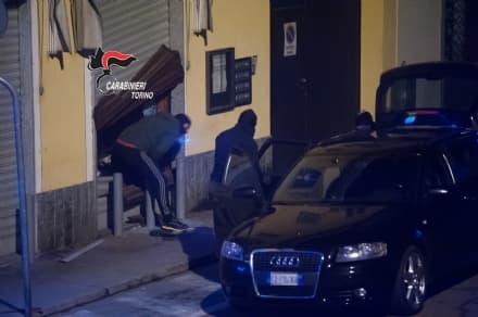 CANAVESE-TORINO - Spaccate nei negozi: banda di sinti arrestata dai carabinieri - FOTO