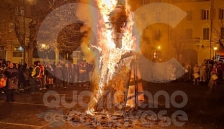 CASTELLAMONTE - Il rogo del Re Pignatun ha chiuso il carnevale 2023 - FOTO e VIDEO