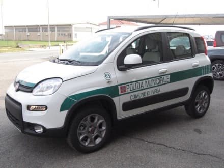 IVREA - Suicida salvato dai vigili urbani: «Agenti degni di encomio»