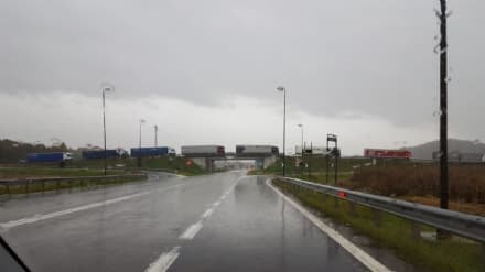 IVREA - Autostrada A5 chiusa per i mezzi pesanti diretti in Francia