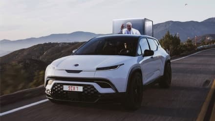 MOTORI - La nuova Papamobile sarà elettrica