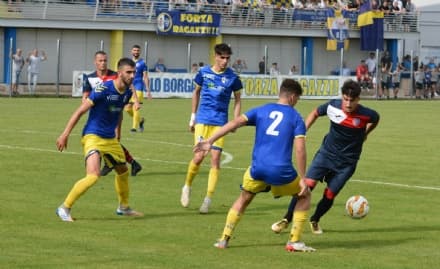 BORGARO - Calcio Eccellenza: i gialloblù superano l'Accademia Borgomanero e volano ai playoff nazionali