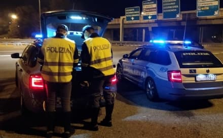 IVREA - Arrestato dalla polizia stradale un corriere della droga: in auto un panetto di cocaina da 300 mila euro