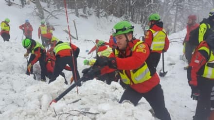 SLAVINA SULL'HOTEL RIGOPIANO - Dal Canavese altri soccorritori inviati in Abruzzo - FOTO