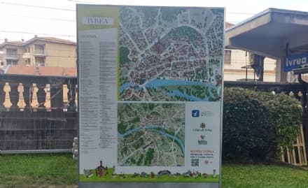 IVREA - Ecco i nuovi cartelli per turisti e visitatori della città