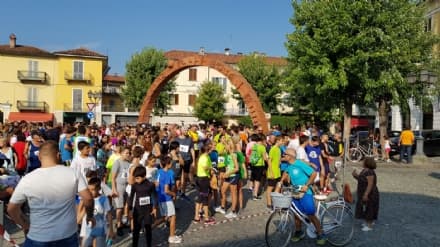CASTELLAMONTE - In 500 alla corsa per aiutare l'hospice di Salerano - FOTO e VIDEO