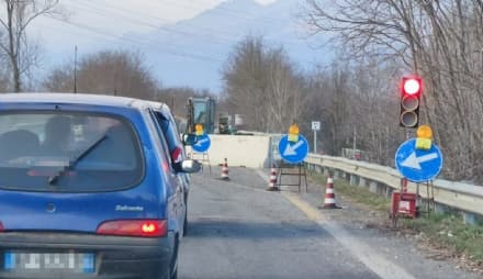 LAVORI SULLA 460 - Cantieri infiniti a Lombardore: automobilisti sul piede di guerra per le code