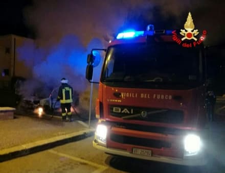 CIRIE' - Piromane in azione anche a Natale: bruciate due auto