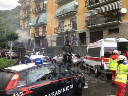 PONT CANAVESE - Incendio nelle cantine di una palazzina: quattro persone intossicate - FOTO E VIDEO