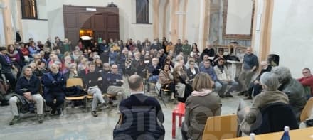 IVREA - Primarie centrosinistra, sala piena per il dibattito