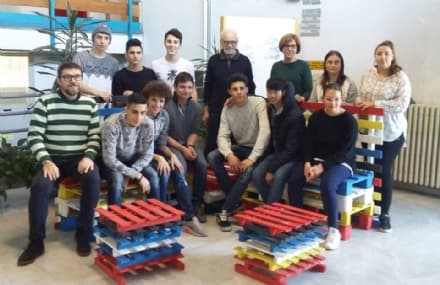 CUORGNE' - Studenti volenterosi rendono confortevole la scuola