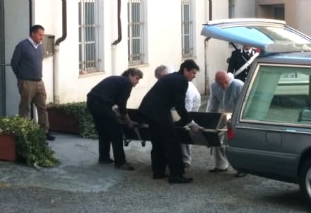 CASTELLAMONTE - Crede di essere malato e si spara: la città in lutto