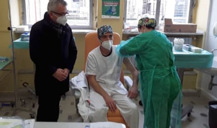 VACCINO ANTI COVID - Salta il «Vaccine Day» del 30 gennaio: «Anche la consegna dei vaccini Moderna è in ritardo»