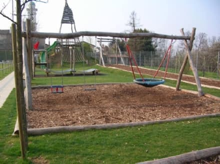 VOLPIANO - I cittadini chiedono la riapertura del parco giochi di via Riviera