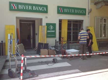 CALUSO - Salta il bancomat della Biver Banca: ladri in fuga con il bottino - FOTO
