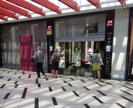 RIVAROLO - Svaligiata la gioielleria del Gigante