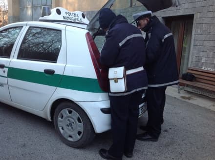 OGLIANICO - 171 anni in due, si schiantano con l'auto all'incrocio