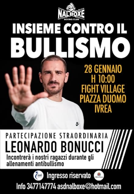 IVREA - Leonardo Bonucci ospite della Nalboxe al fight village di piazza Duomo: insieme contro il bullismo