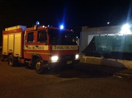 CASTELLAMONTE - Fumo in azienda, intervento dei pompieri - FOTO