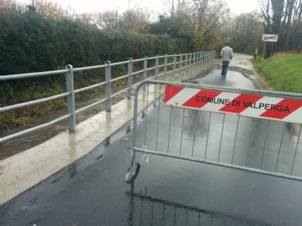 ALLERTA MALTEMPO - A Valperga chiusa via Peradotto - FOTO