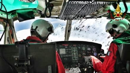CASELLE - L'elinucleo dei vigili del fuoco salva un uomo disperso