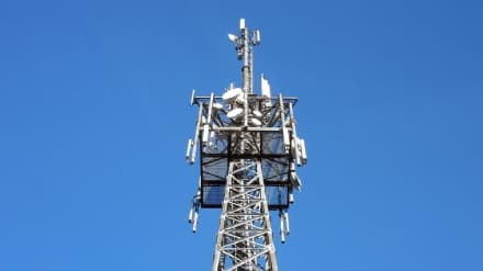 CASTELLAMONTE - Antennone a Filia, il sindaco risponde: «Per ora è solo un palo, poi si vedrà»