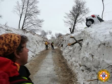 SLAVINA SULL'HOTEL RIGOPIANO - Soccorritori ancora al lavoro - FOTO e VIDEO