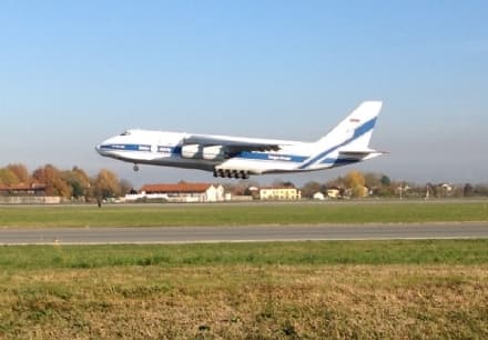 CASELLE - Un Antonov 124 in aeroporto: cargo da record - VIDEO