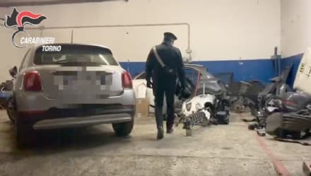 LEINI - Auto rubate e rivendute a pezzi: tre persone denunciate. Sequestri per 100 mila euro - VIDEO