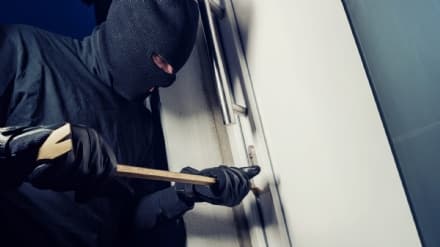 BOOM DI FURTI IN CANAVESE - Colpo a casa del vicesindaco di Pertusio, Montalenghe lancia l'allarme su Facebook