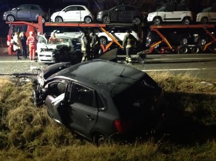 FELETTO - Incidente stradale sulla 460: quattro feriti, due auto distrutte - FOTO E VIDEO