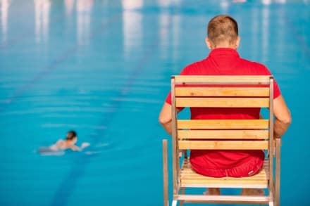 IVREA - Il Comune cerca bagnini per la piscina municipale