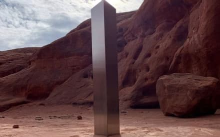 MISTERI - Il monolite che appare e scompare