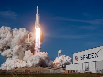 SPAZIO - SpaceX, la missione che scriverà il futuro