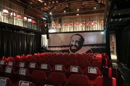 LEINI - Riparte la stagione del teatro civico Luciano Pavarotti
