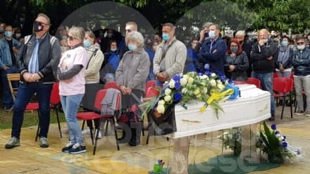 RIVARA - Andrea aveva solo 11 anni, il dolore è immenso: «Noi qui non ti dimenticheremo mai. Saremo amici per sempre» - FOTO e VIDEO